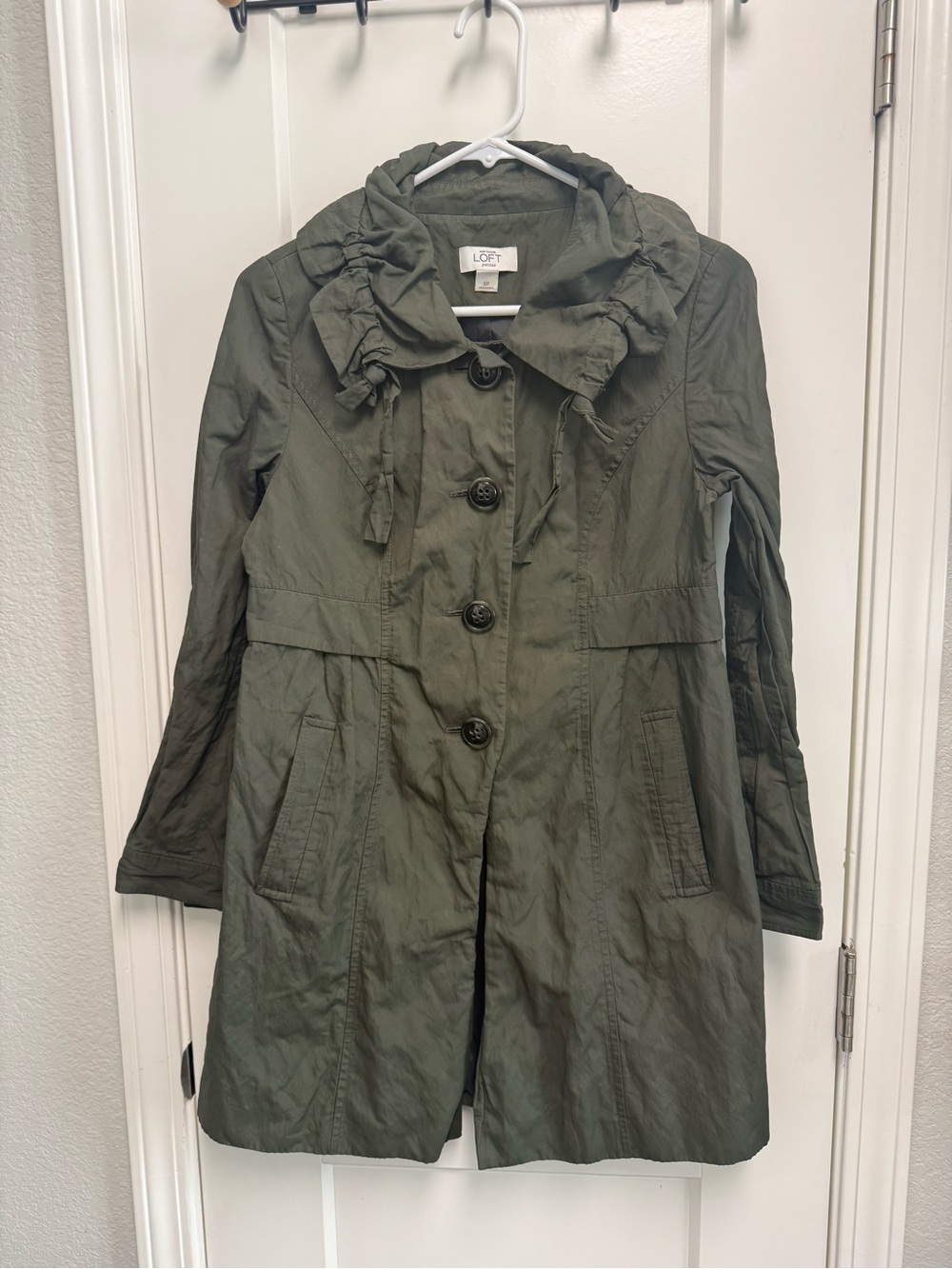LOFT Women's Olive Green Ruffle Collar Rain Coat